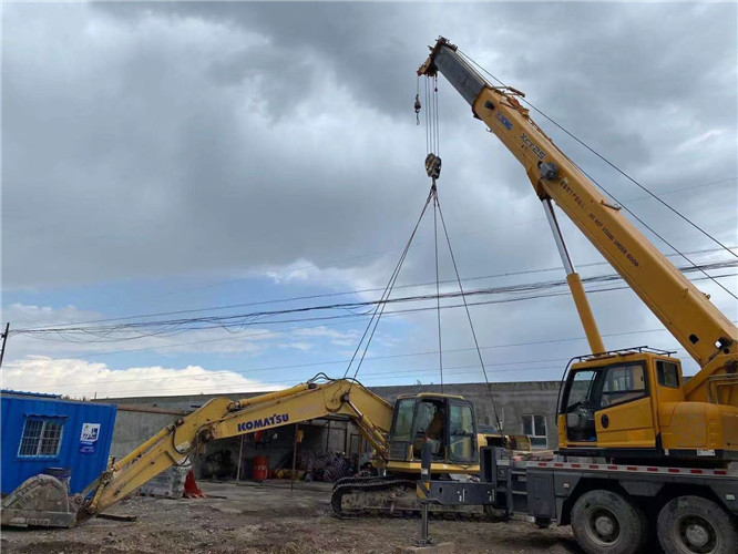 安吉县25吨吊车的工作半径是多少？